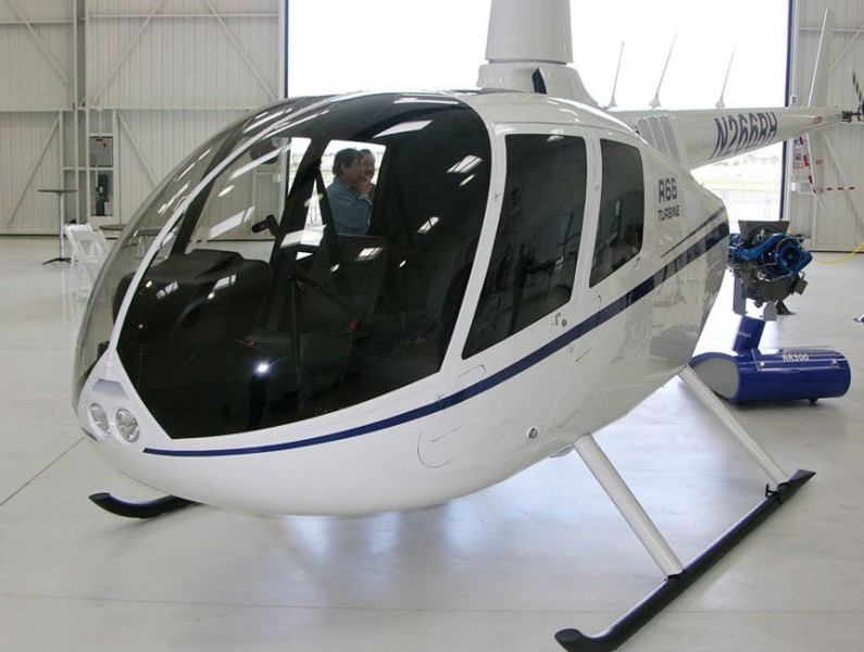 Купить вертолет салехард купить. Медицинский Robinson r66. Робинсон вертолет производитель. Robinson r66 вертолёты по фирмам-производителям. Пятиместные вертолеты.